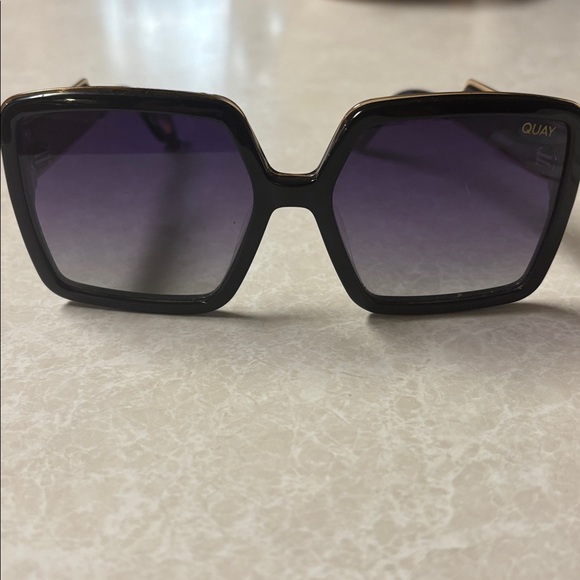 Quay Australia Black and Purple Sunglasses - Picture 1 of 4